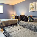 Cozy 2 Bedroom With 5 Beds Plus Sofa Bed And Wifi